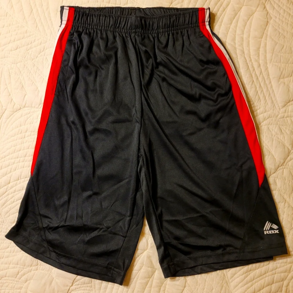 😊 EUC 2 Boy's Black Reebok Shorts 14 / 16